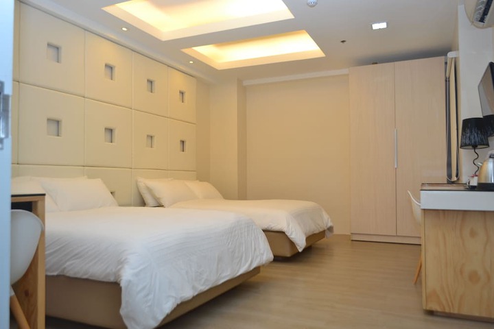 Room 5 of 71