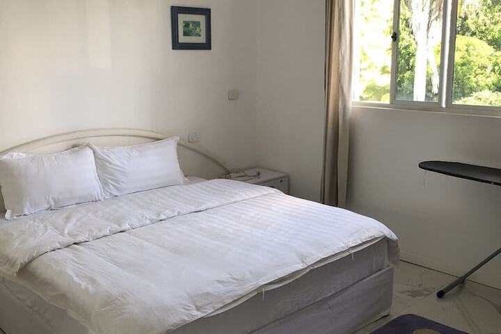 Room 6 of 7