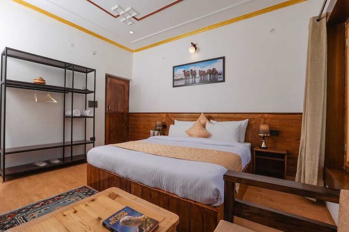 Room 10 of 38