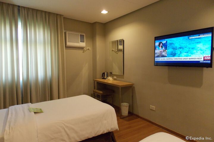 Room 10 of 38