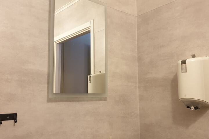 Room 11 of 29
