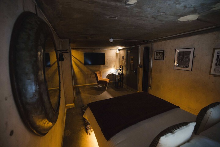 Room 12 of 84