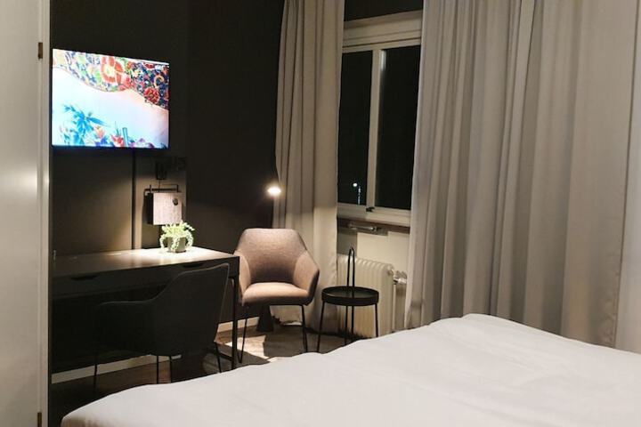 Room 7 of 19