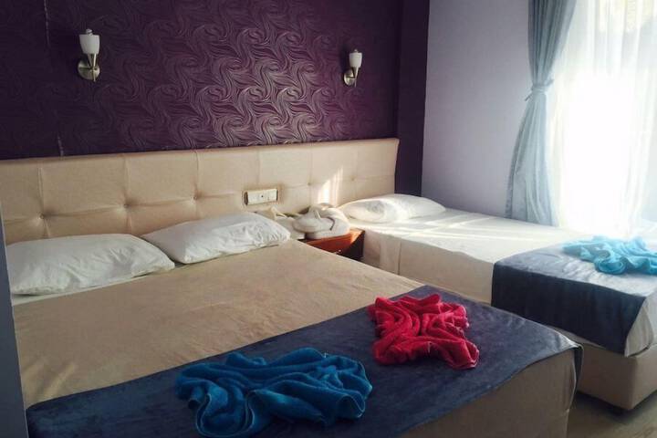 Room 4 of 25