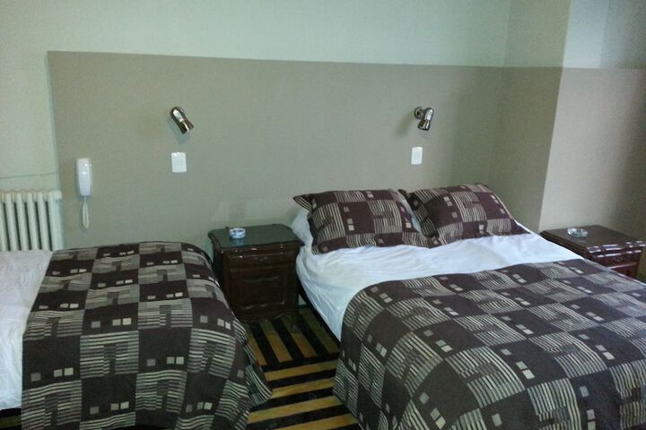 Room 6 of 40