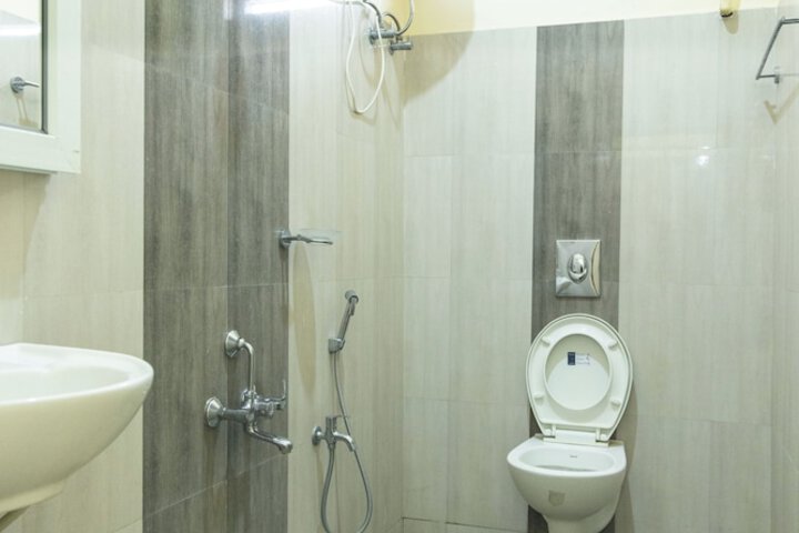 Room 4 of 6
