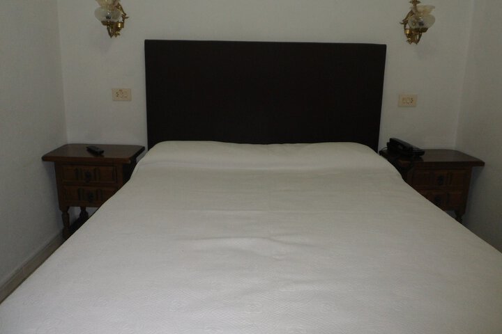 Room 9 of 66