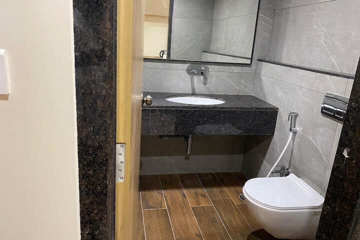 Room 12 of 35