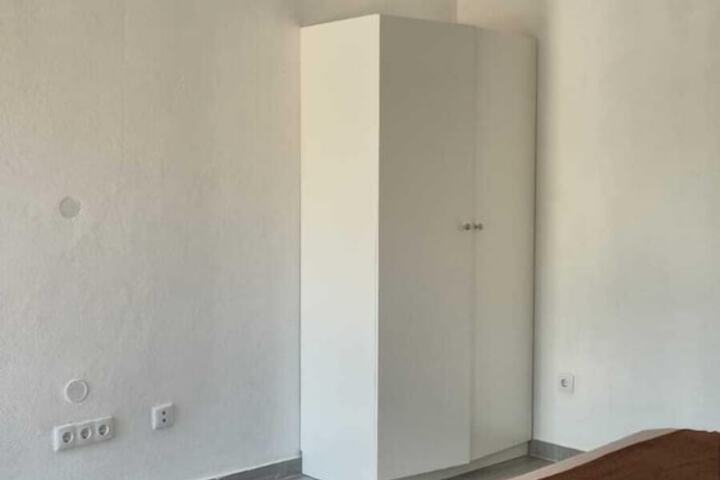Room 3 of 7