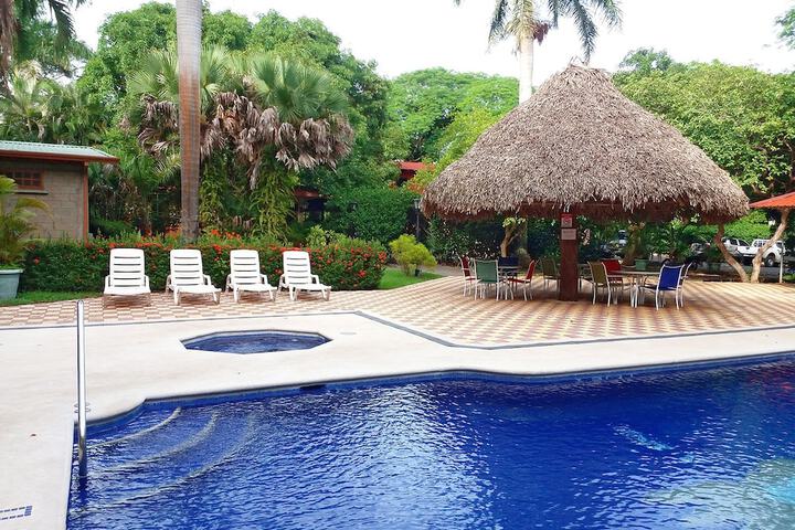 Pool 11 of 25