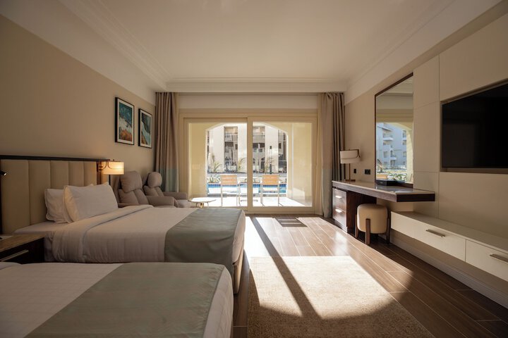 Room 16 of 39