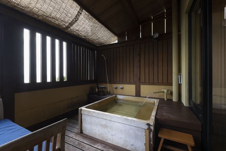 Room 15 of 80