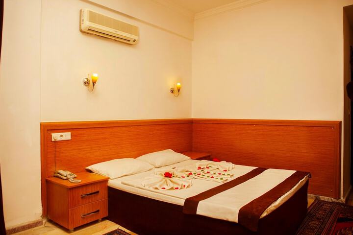 Room 20 of 77
