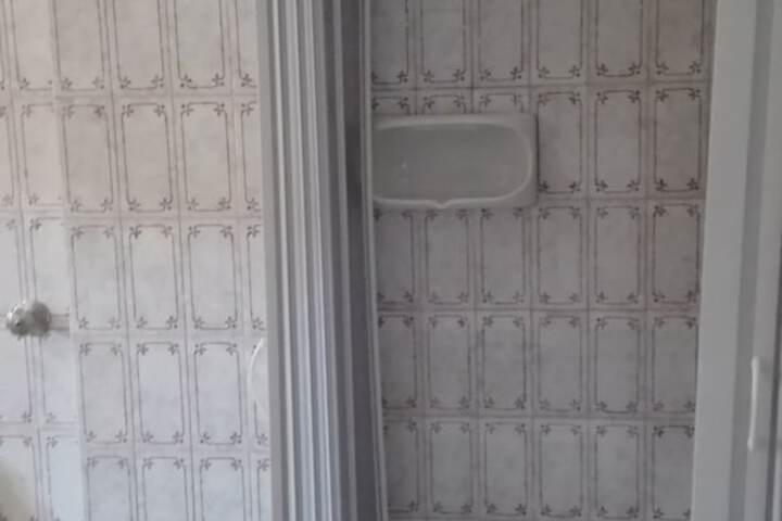 Room 9 of 11