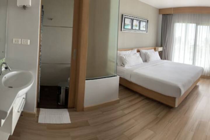 Room 13 of 23