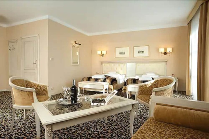 Room 14 of 46