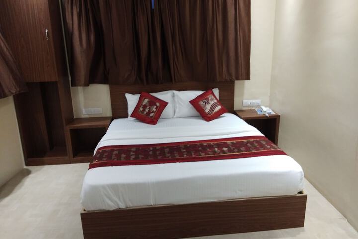Room 7 of 19