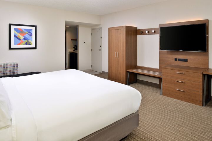Standard | King Bed (6 of 11)