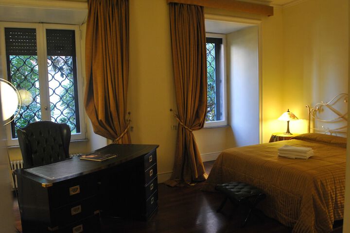 Room 4 of 38