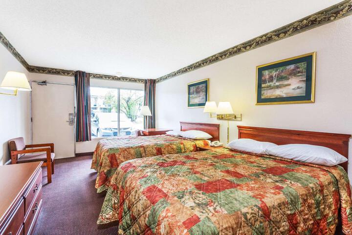 2 Double Beds (2 of 8)