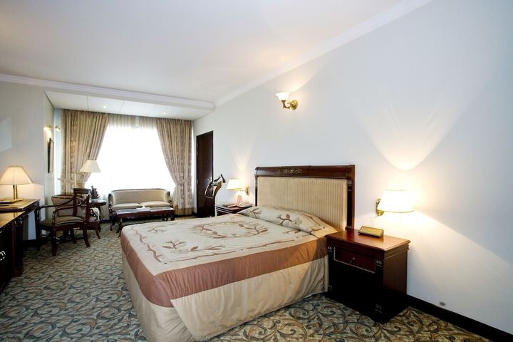 Room 33 of 258
