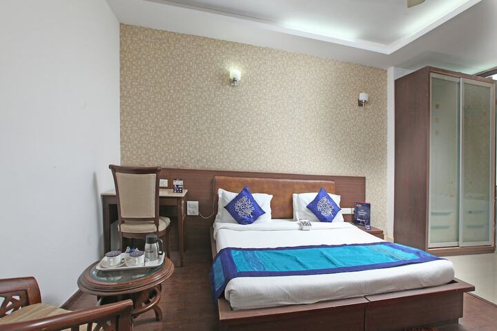 Room 4 of 23