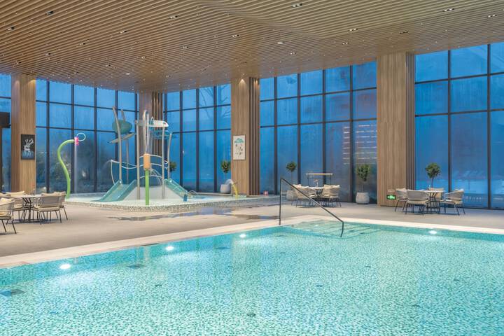 Pool 21 of 27