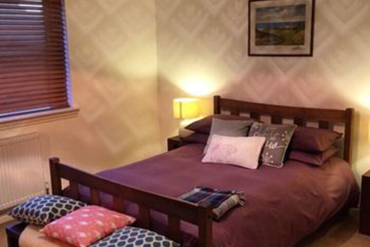 Room 10 of 18
