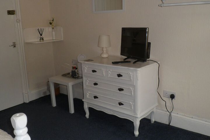 Room 5 of 33