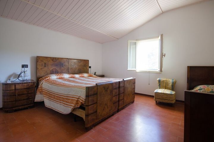 Room 15 of 98