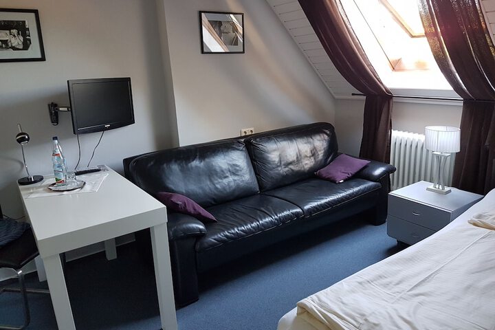 Room 11 of 68