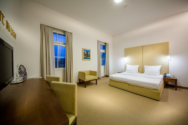 Room 22 of 68