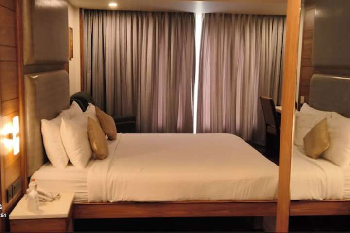 Room 36 of 80