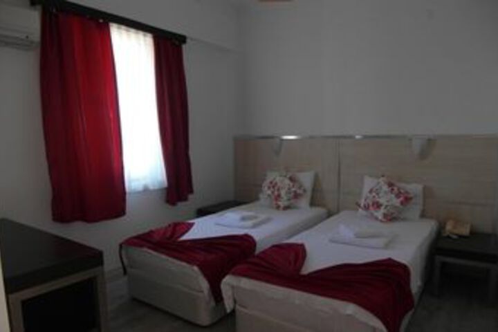 Room 26 of 94