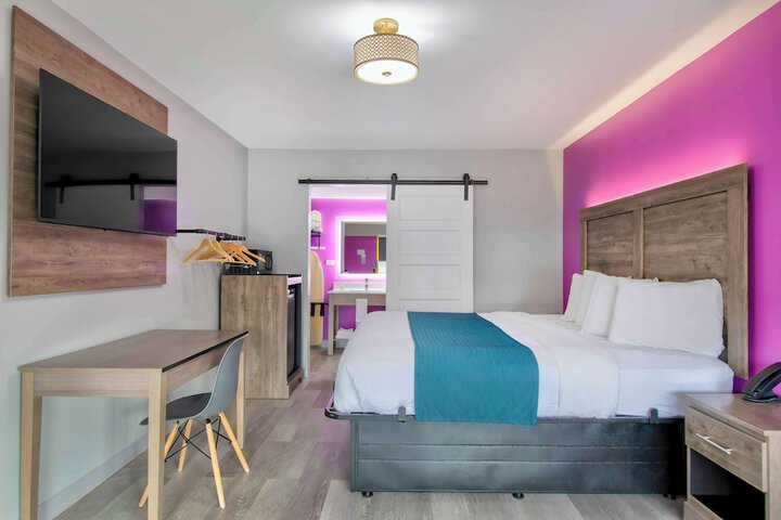 Room 12 of 36