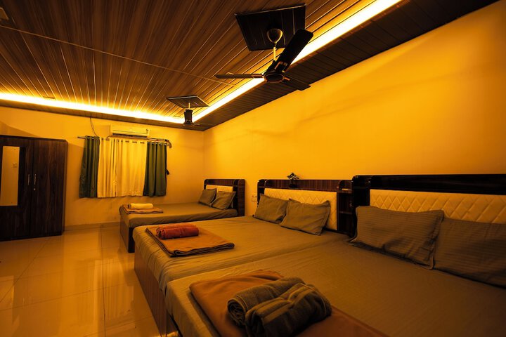 Room 27 of 49