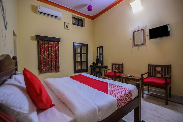 Room 9 of 24