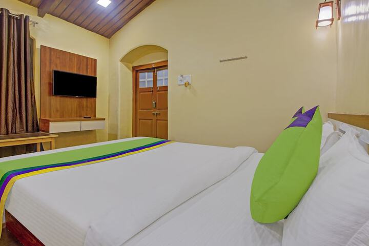Room 16 of 76