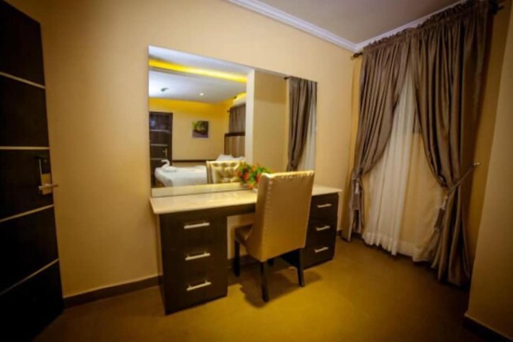 Room 10 of 52