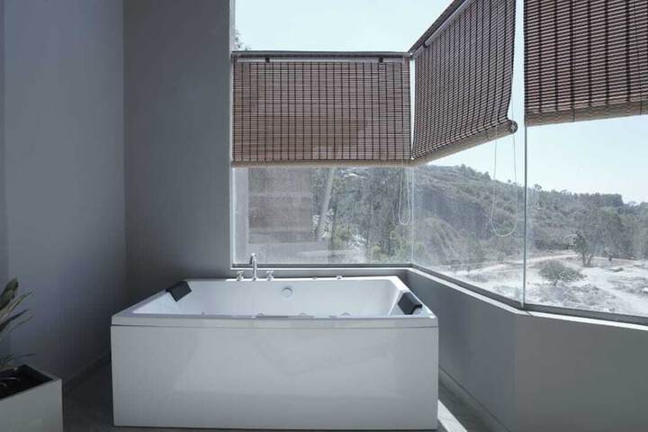Hot Tub 10 of 20