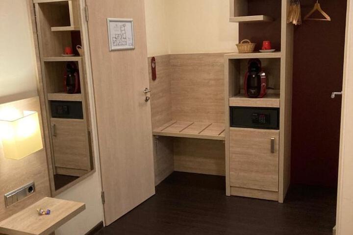Photo 12