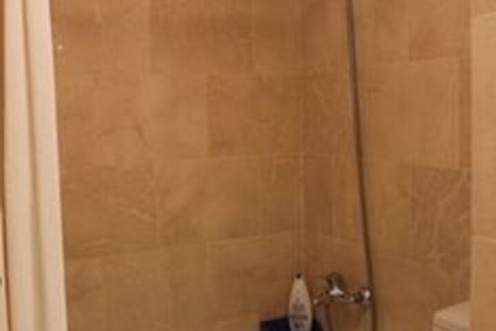 Room 5 of 16
