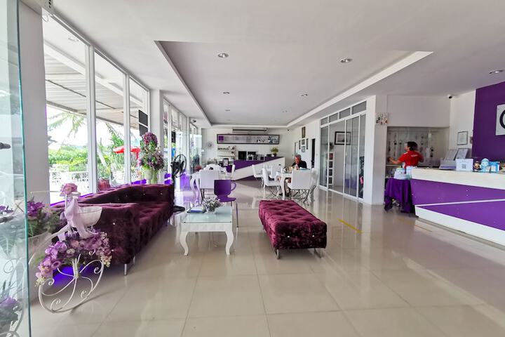 Hotel Interior 4 of 32