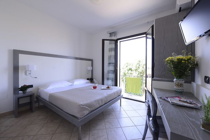 Room 10 of 46