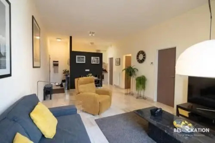 Room 2 of 2