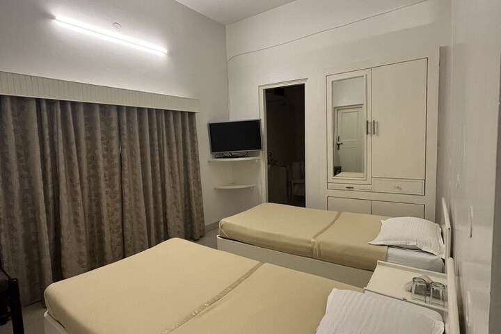 Room 13 of 113