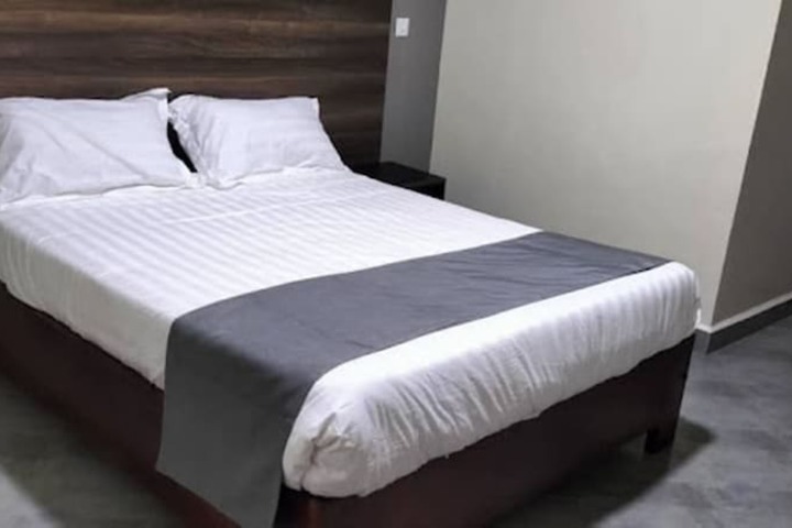 Room 8 of 23