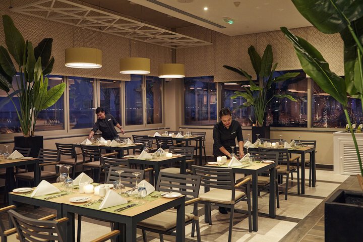 Dining 54 of 77