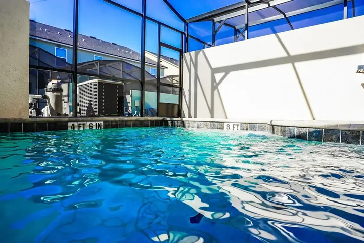 Pool 14 of 33