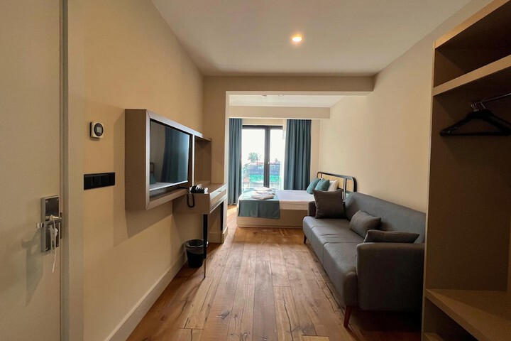 Room 3 of 25